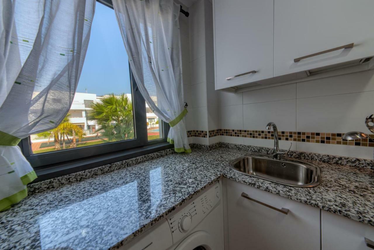 Apartamento Daniel Конил-де-ла-Фронтера Екстериор снимка